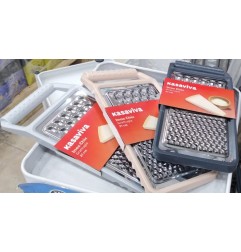 GRATTUGIA INOX C/MANICO CHIC CM.20 ASS.